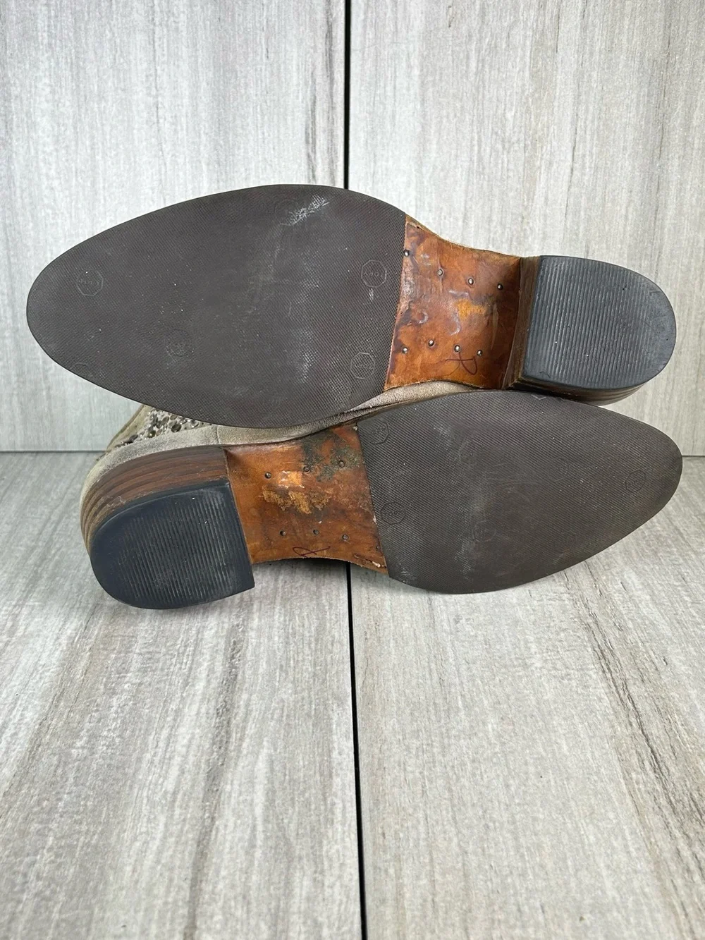 Frye Deborah Studded Distressed Stone Suede Western Bootie SideZip Women Size 10